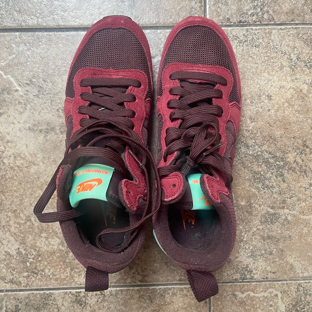 Nike internationalist